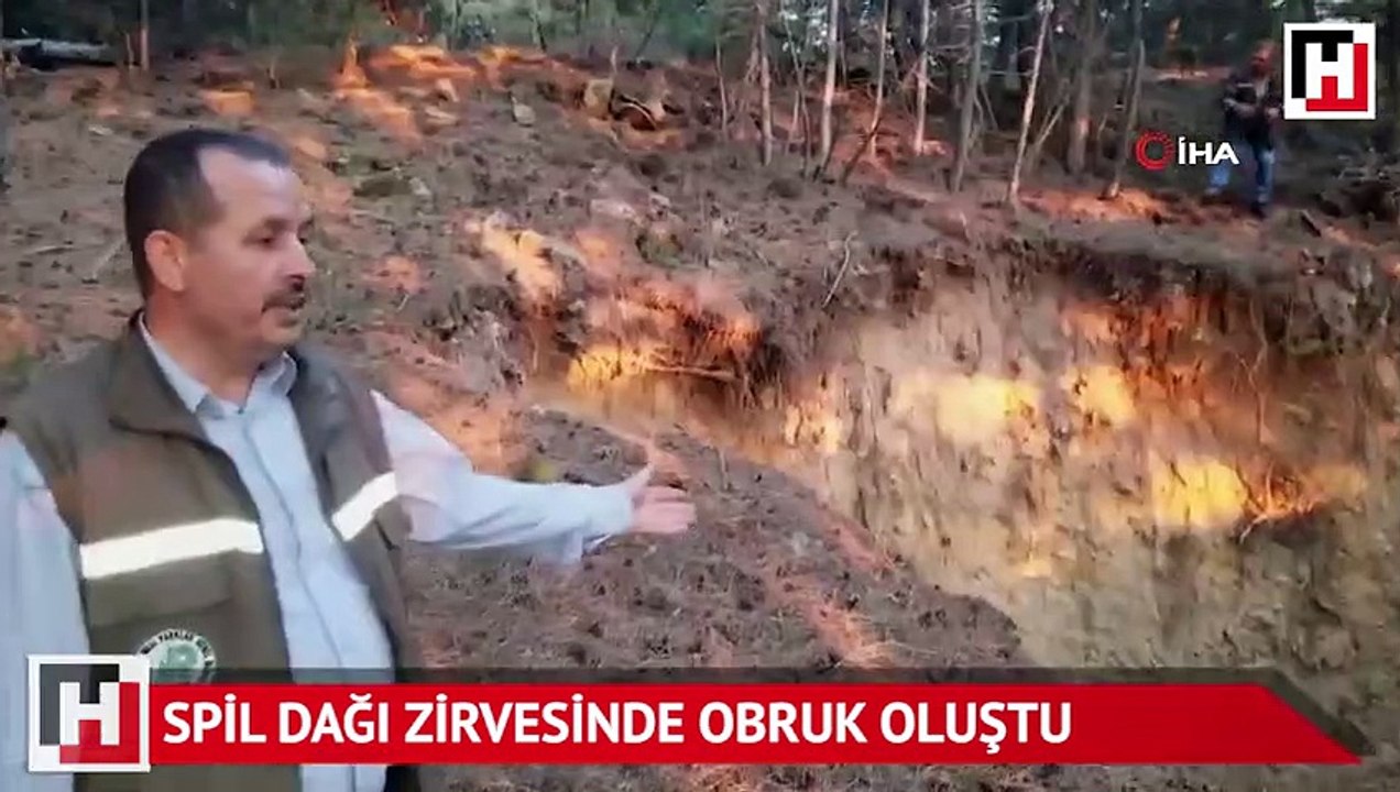 Spil Dağı zirvesinde obruk oluştu