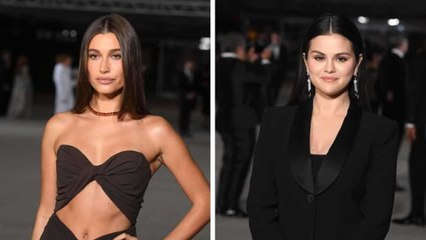 Скачать видео: Selena Gomez and Hailey Bieber squash rumors of a feud by posing together for viral photo