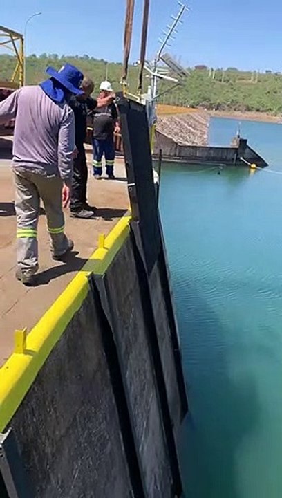 Grades subaquáticas da Barragem do Paranoá são substituídas após 60 anos