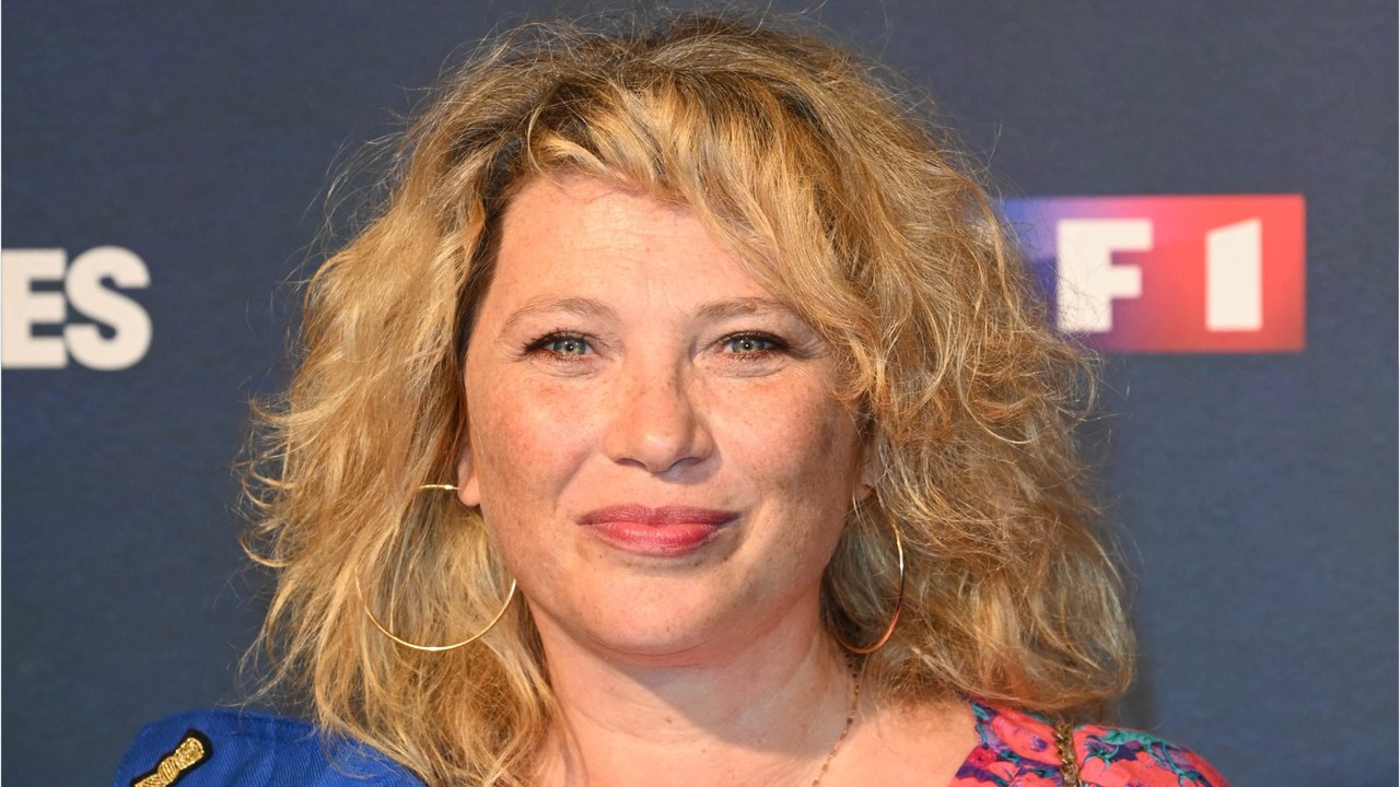 GALA VIDEO - Cécile Bois, cette mise en garde faite à ses filles : “Elles vont, hélas, l’apprendre à leur dépens…”