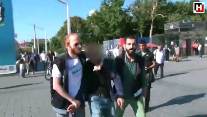 Taksim Metrosunda tacizcisine tokat attı