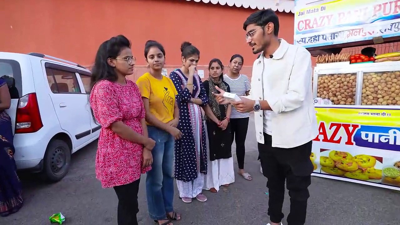 PANI POORI CHALANGE By Crazy XYZ Team [64 गोल गप्पे खाकर एक लड़की ने जीता iPhone]