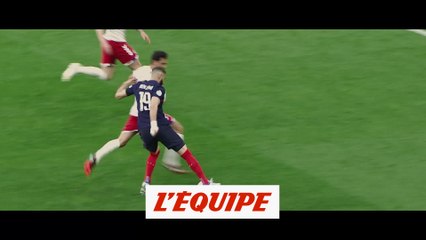 Descargar video: Karim Benzema sacré Ballon d'Or France Football 2022 - Foot - Ballon d'Or