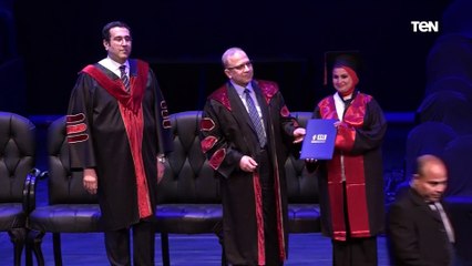 الجامعة المصرية للتعلم الالكتروني الأهلية تحتفل بتخريج طلابها بكليتي إدارة الأعمال والحاسبات