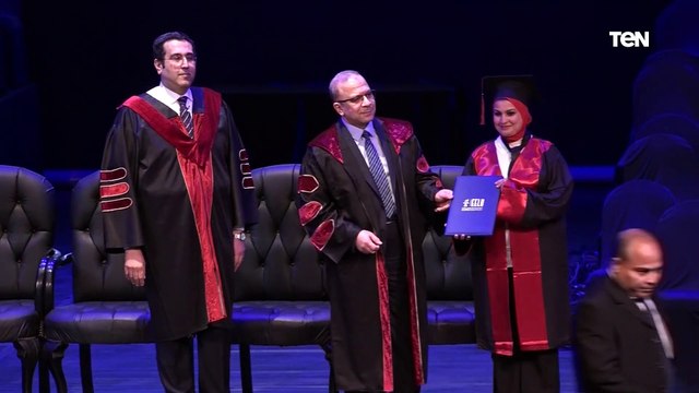 الجامعة المصرية للتعلم الالكتروني الأهلية تحتفل بتخريج طلابها بكليتي إدارة الأعمال والحاسبات