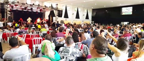 SÓ MAIS UMA VEZ - 1º FOGO DE CHÃO E MODÃO (GILBERTO E GILMAR) P1