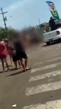 Vídeo de crianças expulsando homem fantasiado de padre Kelmon viraliza