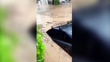 tn7-carro-inundado-171022