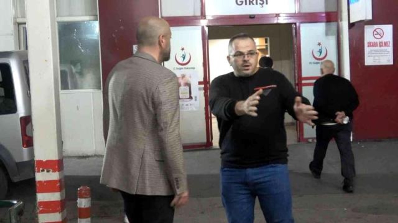 Bursa haber | Bursa'da bir tekstil firmasında çalışan 50'den fazla işçi yemekten zehirlendi, hasta yakınları yemek şirketinin sahibine isyan etti