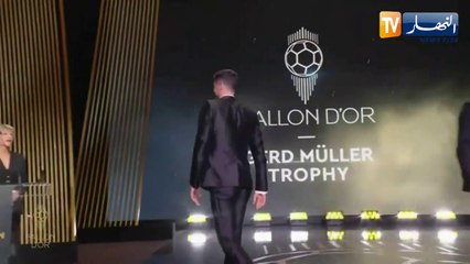 الكرة الذهبية: ليفاندوفسكي أفضل هداف وغافي أفضل لاعب شاب وكورتوا أفضل حارس