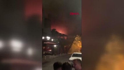 Son dakika haberi! İSTANBUL-BEŞİKTAŞ'TA 2 KATLI KAFEDE YANGIN