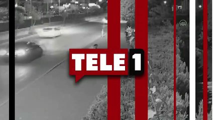 Kaldırımda yürüyen vatandaş neye uğradığını şaşırdı! Motosikletli kapkaççılar telefonu kaşla göz arası çaldı