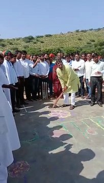 VIDEO : भाजपा प्रदेशाध्यक्ष सतीश पूनिया ने उठाया बल्ला, और मार दिया