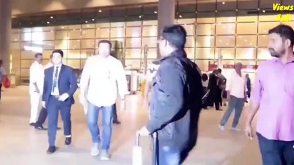 Sunil Shetty, Sunny Deol, Preity Zinta और Hema Malini एक साथ Restaurant में खाना खाते दिखे