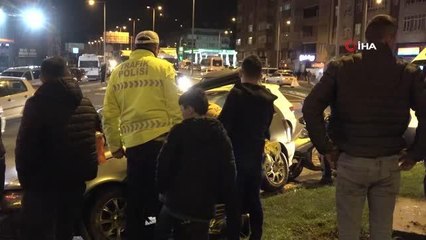 Virajı alamayan sürücü refüje çıktı