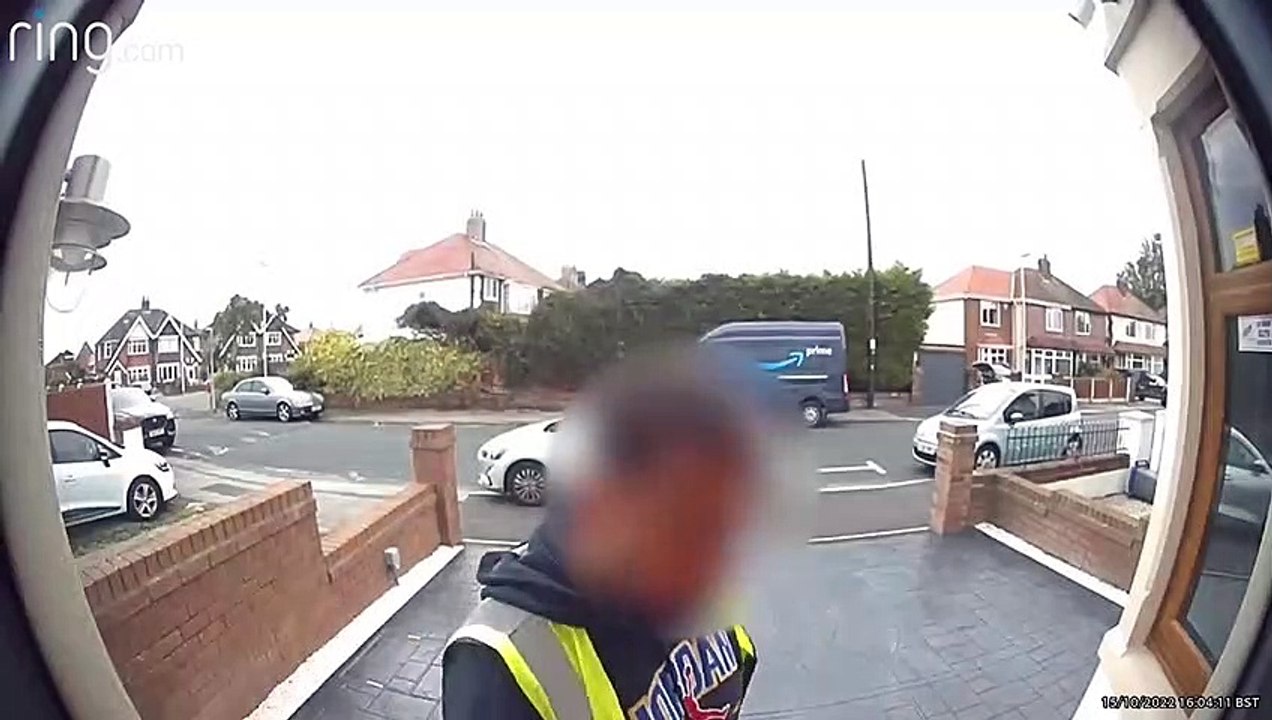 Amazon delivery driver caught on camera - video Dailymotion