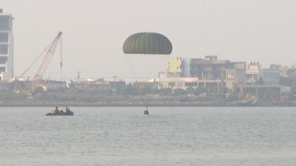 Taiwan’s Military Practices Airdropping in Pingtung - TaiwanPlus News
