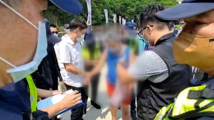 Keelung Election Campaign Event Disrupted by Man With Blade - TaiwanPlus News