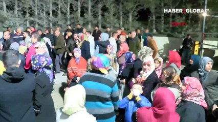 Deprem gibi... İstanbul'da mahalleli sokağa döküldü: Yetkililerden yardım bekliyorlar