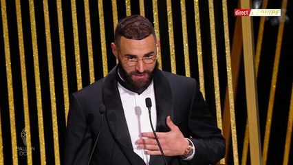 Karim Benzema évoque sa période de non sélection en équipe de France devant Didier Deschamps.