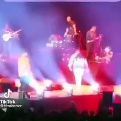 Mikaben Paris konserinde hayatını kaybetti!