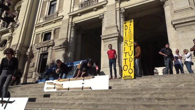 Scuola: Il nuovo governo ci ascolti, le scuole cadono a pezzi e la salute mentale e' a rischio