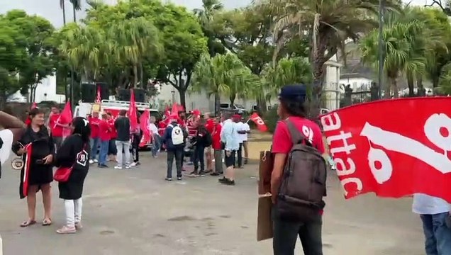 Manifestation du 18 octobre : 200 personnes devant la préfecture