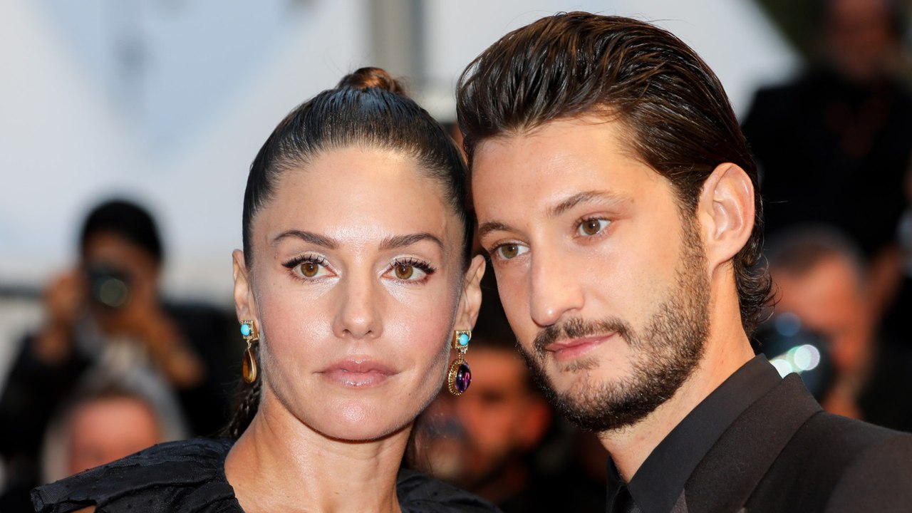GALA VIDEO - Pierre Niney, sa compagne Natasha et leurs enfants : une journée féérique en famille !