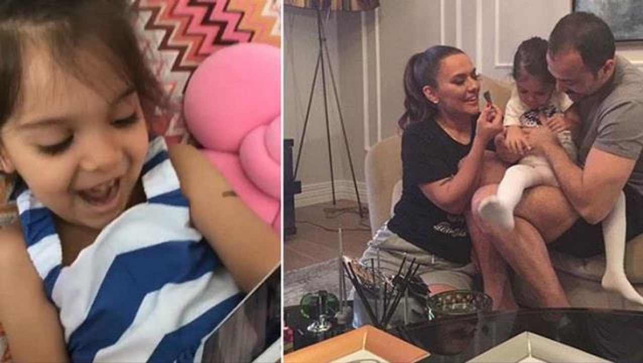 Şarkıcı Demet Akalın eşi Okan Kurt'un çocukluk fotoğrafını paylaştı, herkes tek bir detaya odaklandı