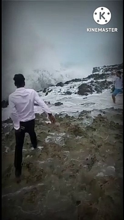 Worlds Dangerous Beach ll No One Come Back