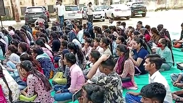 परिवहन व पुलिस अधिकारियों ने सिखाए यातायात नियमों के गुर