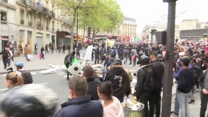 Manifestation du 18 octobre : tensions avec des black blocs sur le cortège
