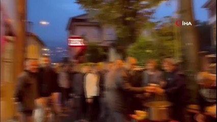 Son dakika haber | Şehit madenciler için çorba ikram ettiler