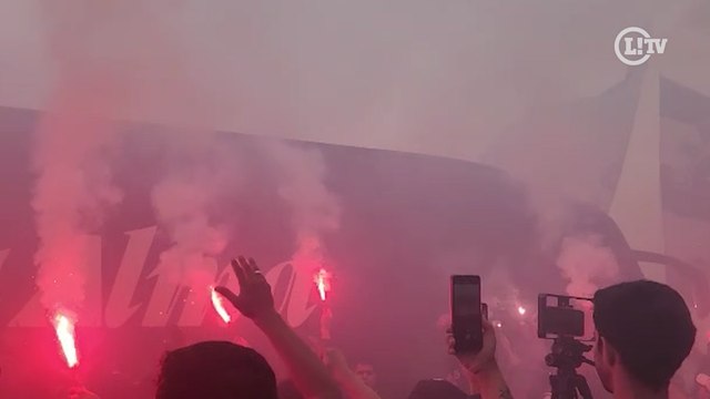 Torcida do Corinthians faz grande festa antes do clube embarcar para final da Copa do Brasil