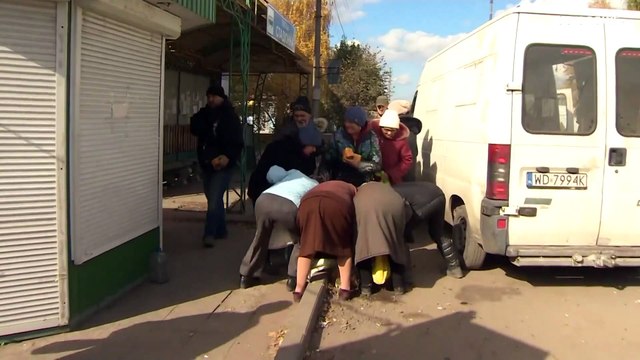 Frappes russes sur l'Ukraine : un millier de localités privées d'électricité