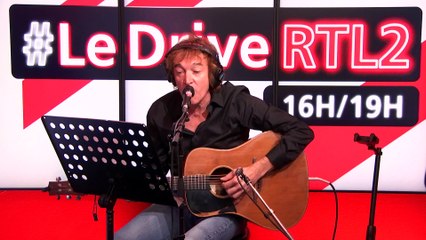 LIVE - Cali interprète "Quand je serai KO" dans #LeDriveRTL2 (18/10/22)
