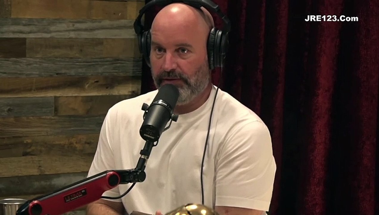 Joe Rogan Pays LIttle Girls To Go In A Ice Bath