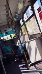 18-0: Video captó como bus del Transantiago es apedreado con pasajeros abordo