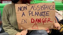 تصاویری از اعتراض دانش‌آموزان پاریس همزمان با اعتصاب سراسری در فرانسه