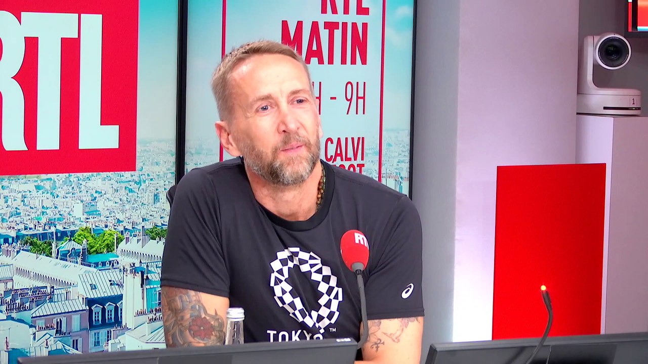 Elodie Poux : "La grève devient aussi utile que les ovaires des bonnes sœurs"