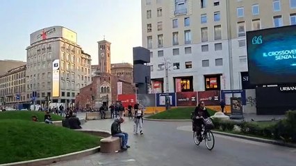 Milano, l'Angelina Jolie di AleXsandro Palombo contro il cancro al seno