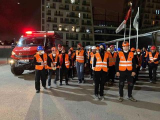 İSTANBUL-KARTAL'DA OLASI AFETLERE KARŞI GECE TATBİKATI YAPILDI