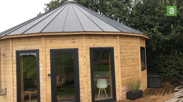 Logement insolite: un jeune couple propose une yourte à la location touristique à Merdorp (Hannut)