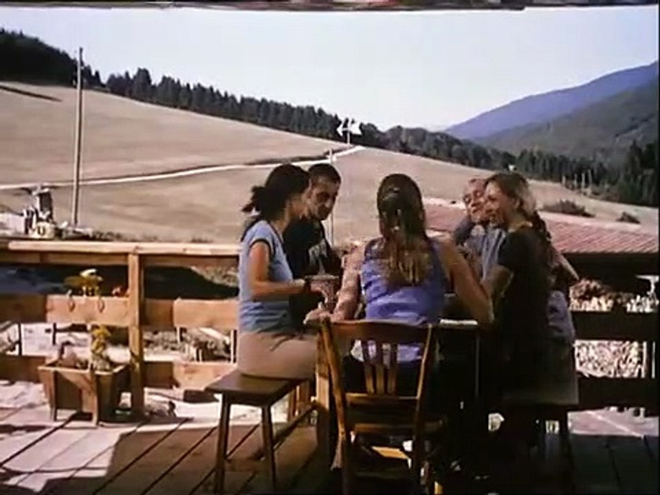 Une hirondelle a fait le printemps Bande-annonce (DE)