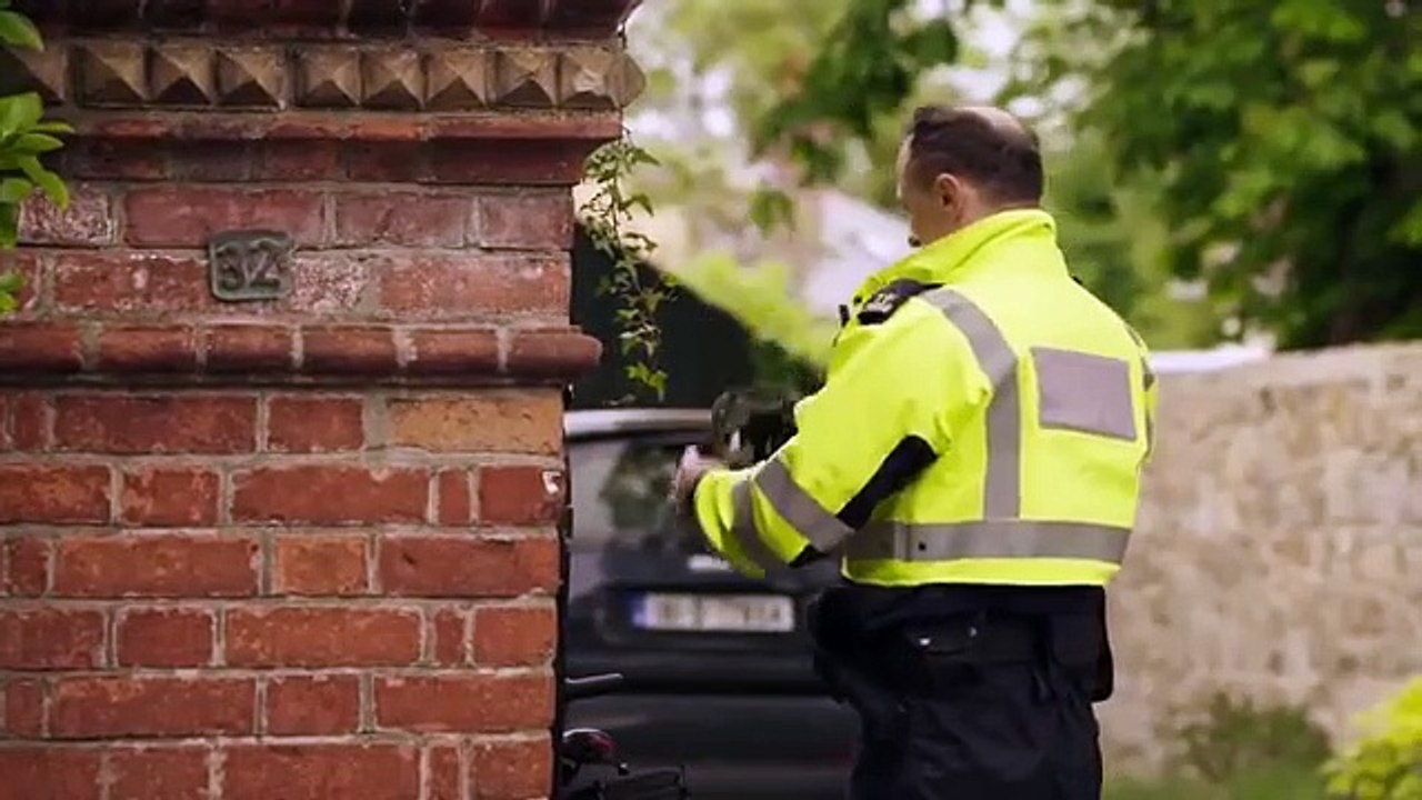 Professionals - Se1 - Ep03 - The Knives of Friends HD Watch HD Deutsch