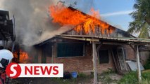 Semi-wooden houses damaged in blaze near Gelang Patah