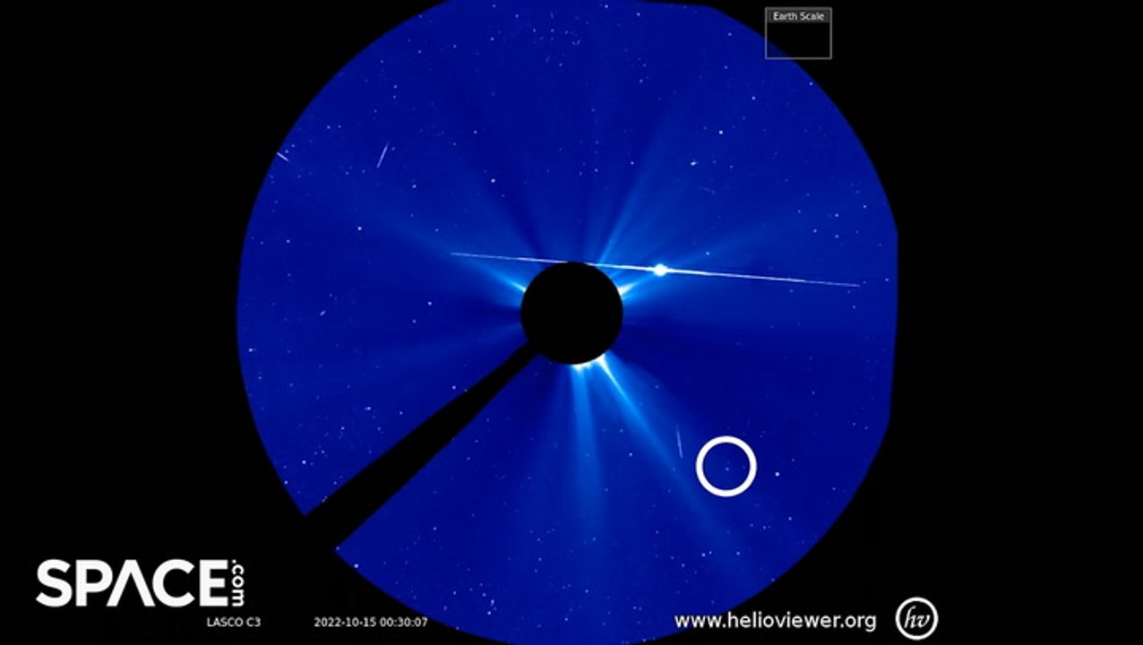 Comet dives into sun as SOHO spacecraft watches