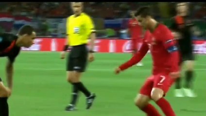 Lucu sekali sepak bola cristiano ronaldo. Sangat senang