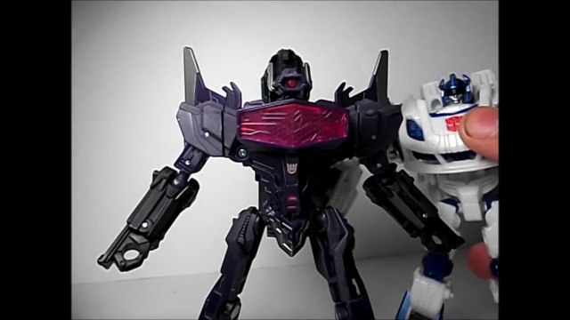 TRANSFORMERS: Generations Fall Of Cybertron SHOCKWAVE Canadian Reviewer Ep.25