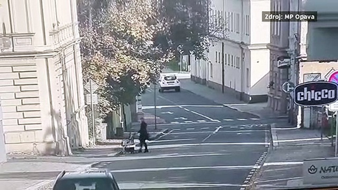 Une conductrice découvre brutalement pourquoi il ne faut pas griller un Stop